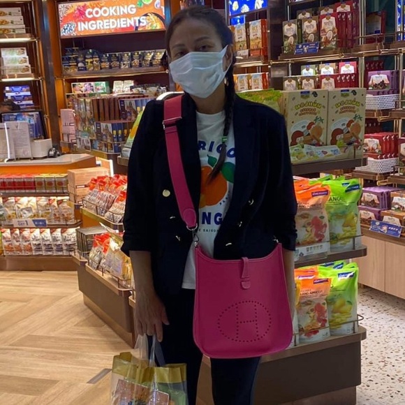 A111- 💯 % authentic Hermès Evelyne PM lll Rose Tyrien Epsom leather - Picture 16 of 16